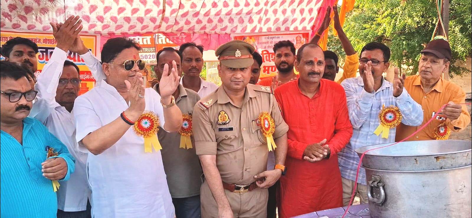 निःशुल्क जलप्याऊ का उदघाटन करते कोतवाल विजयंत मिश्रा 